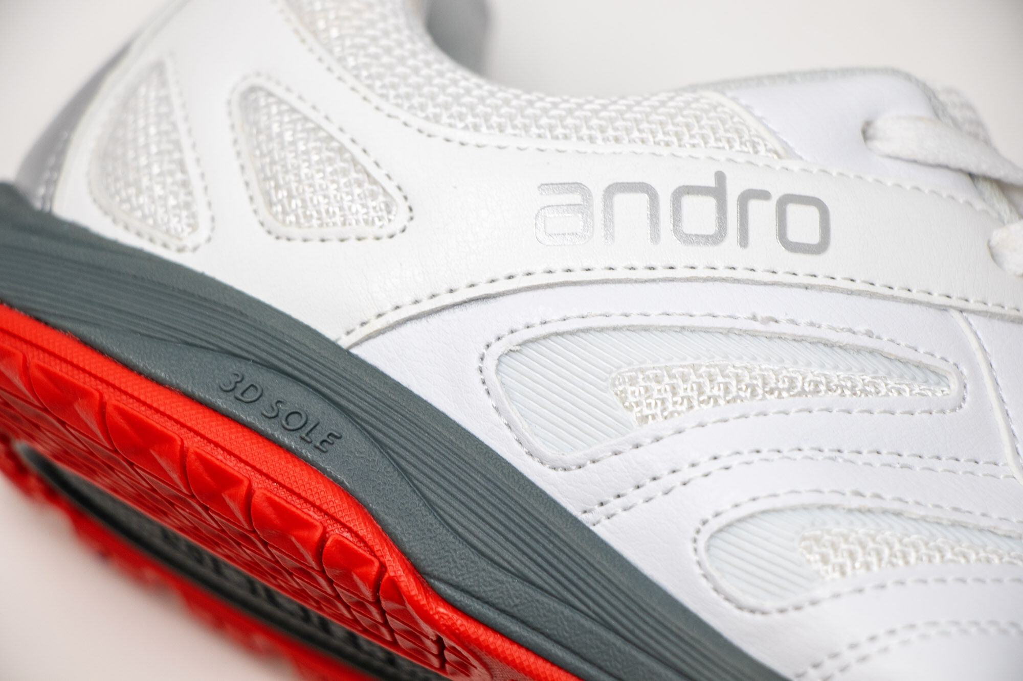 Shuffle-Step-white-red-DETAIL-LOGO